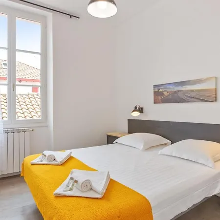 Lovely 1-bedroom In Centre 아파트 *